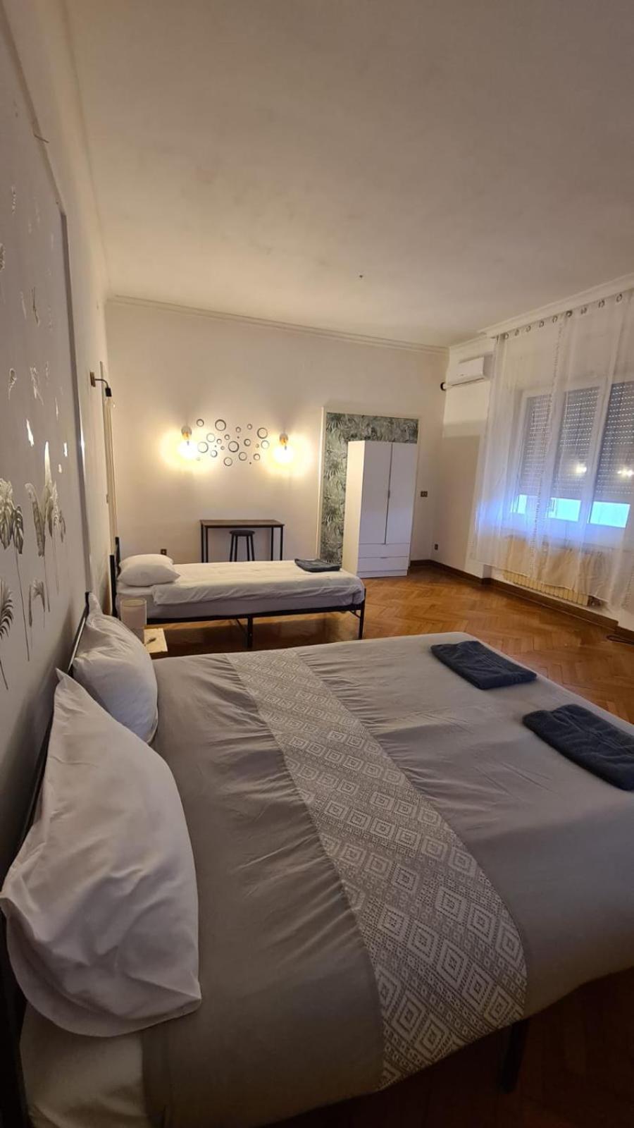 Dock Bay Lodge Hostello ตรีเอสเต ภายนอก รูปภาพ